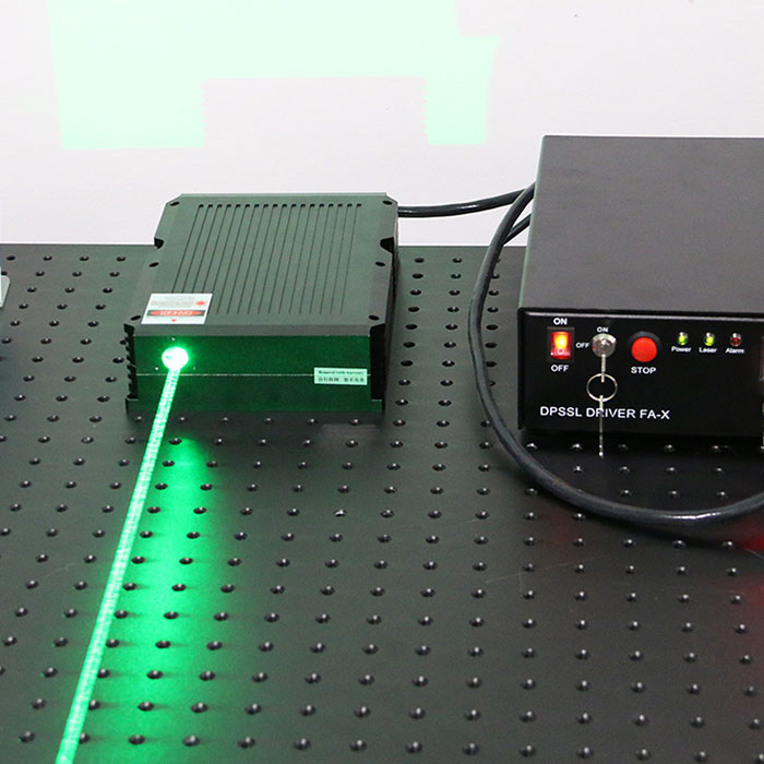 530nm±2nm 7W laser system ليزر أشباه الموصلات الأخضر عالي الطاقة